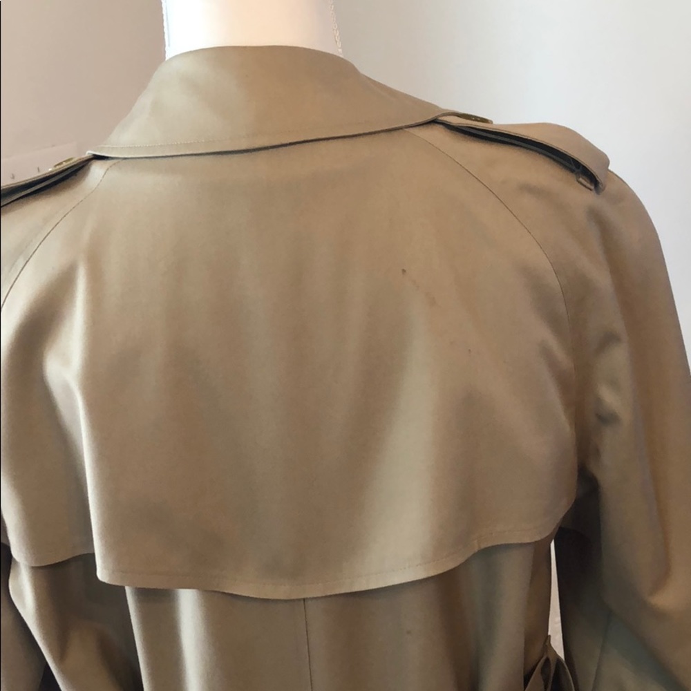 Burberry Beige Trench Coat with Classic Check Lining - Picture 7 of 12